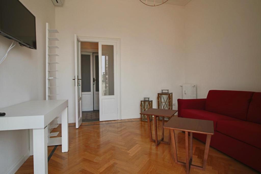 Lacaralele1 Apartment Mailand